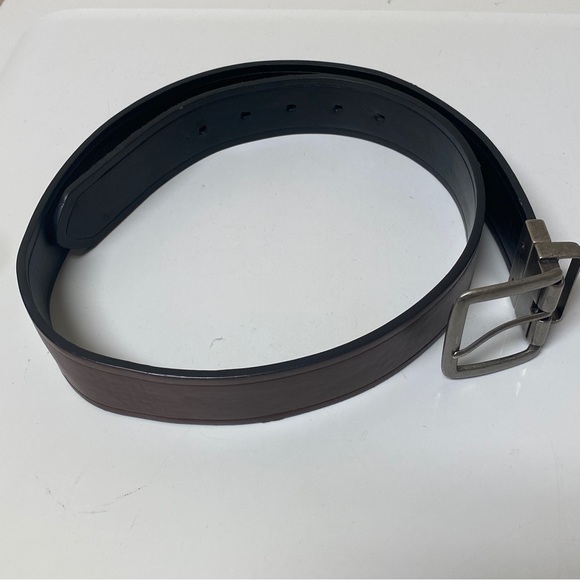 Tommy Hilfiger Men’s Sz 32 Reversible brown/black Statement Belt - Picture 5 of 7